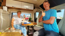 Hollandalı çift, 5 yıldır karavanla Türkiye’de yaşıyor